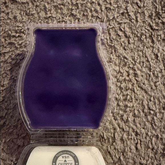 Midnight Masquerade Scentsy Bar - Picture 2 of 2